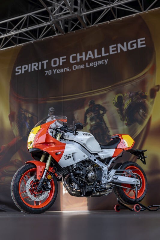 Yamaha fa il pieno a Varano: 5mila in pista per i 70 anni